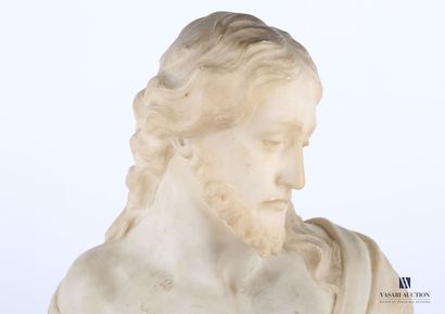 null Buste en marbre figurant le Christ 

(accidents et manques)

Haut. : 34 cm
