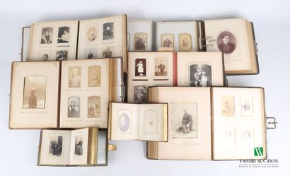 null Lot of eight photographic albums mainly family portraits

(accidents, incomplete...