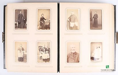 null Lot of seven photographic albums on the theme of the Church and its ecclesiastics

(accidents,...