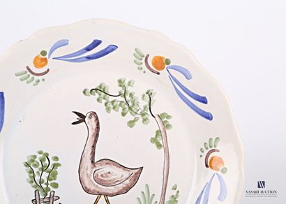 null NEVERS

Plate in polychrome earthenware showing a goose and the inscription...