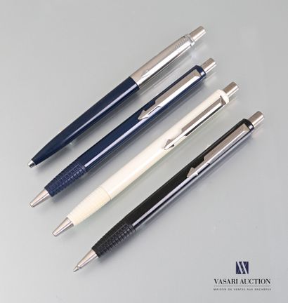 null PARKER

Set of four pens in black, dark blue, white and blue/steel

(wear of...