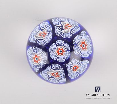 null Ball sulfur in molded glass with millefiori decoration in the blue, orange and...