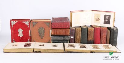 Lot of seventeen photographic albums mainly...