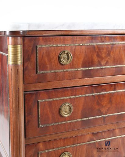 null Chest of drawers in natural wood, medium and wood veneer, the rectangular tray...