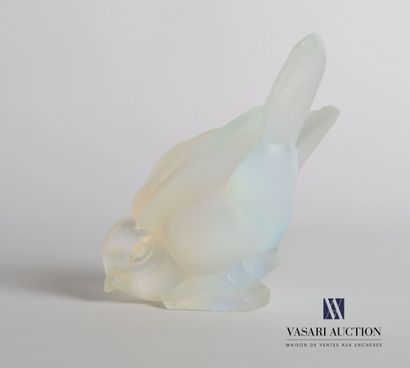null SABINO

Subject in opalescent glass representing a small bird.

(chip in the...
