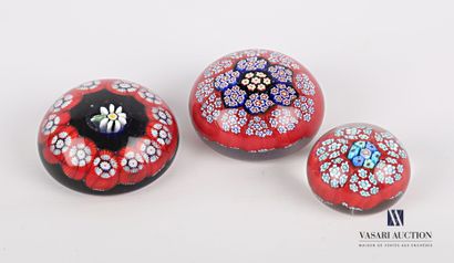 null Lot including three sulfur glass balls with millefiori decoration in blue/white/red...