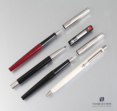 null PARKER

Set of two black and white pens and two red/steel and black/steel fountain...