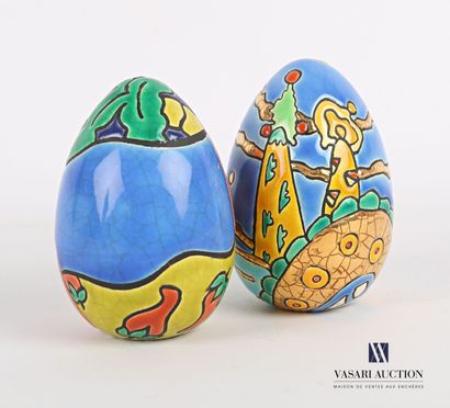 null LONGWY

Pair of eggs in fine earthenware with polychrome enamelled decoration...
