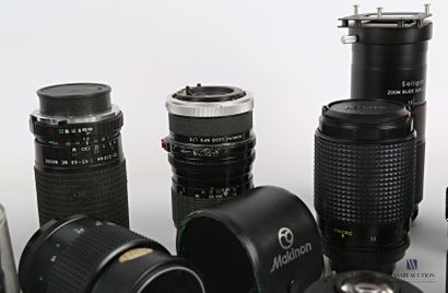 null Lens set including a PRAKTICAR 2.8/135 MC PENTACON - MAKINON 1:3.3 F=200mm AUTO...