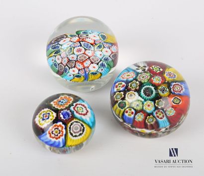 null Lot including three sulfur glass balls with millefiori decoration, two of which...