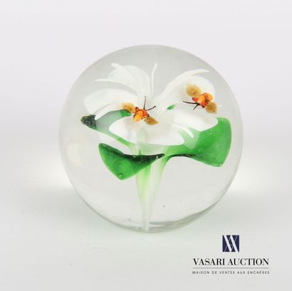 null Boule sulfure en verre moulé à décor d'une fleur et deux insectes dans la masse

(infimes...