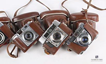 null Lot de cinq appareils photographiques comprenant un appareil KODAC RETINETTE...