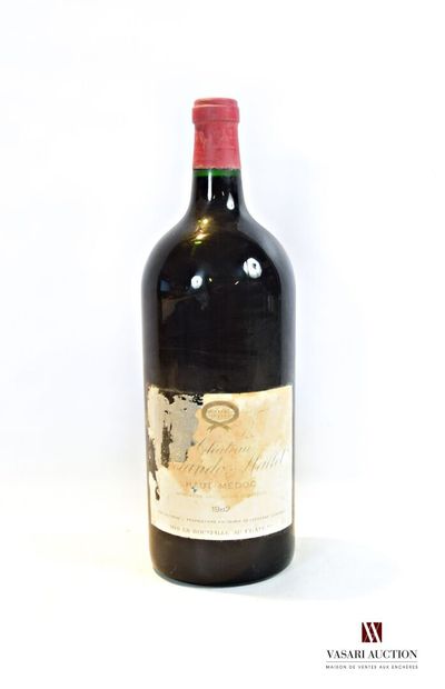 null 1 jeroboam Château SOCIANDO MALLET Haut Médoc 1982

(5 L) And. stained, faded...