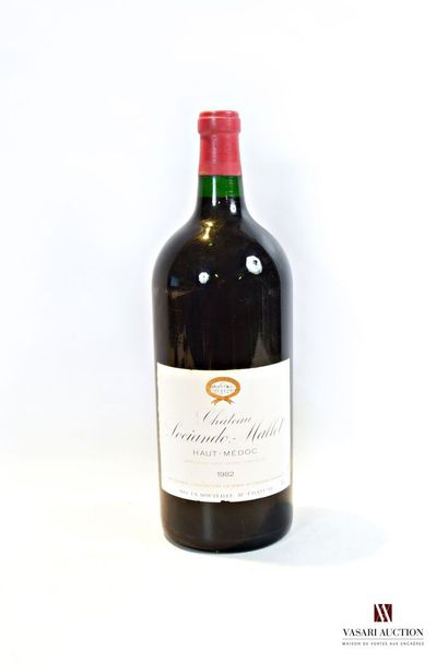 null 1 jeroboam Château SOCIANDO MALLET Haut Médoc 1982

(5 L) And. slightly stained...