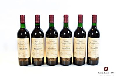 null 6 bottles Château LESTAGE SIMON Haut Médoc CB 1982

	Faded and stained. N :...