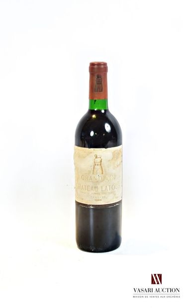 null 1 bouteille	Château LATOUR	Pauillac 1er GCC	1989

	Et. fanée, tachée et effrangée....