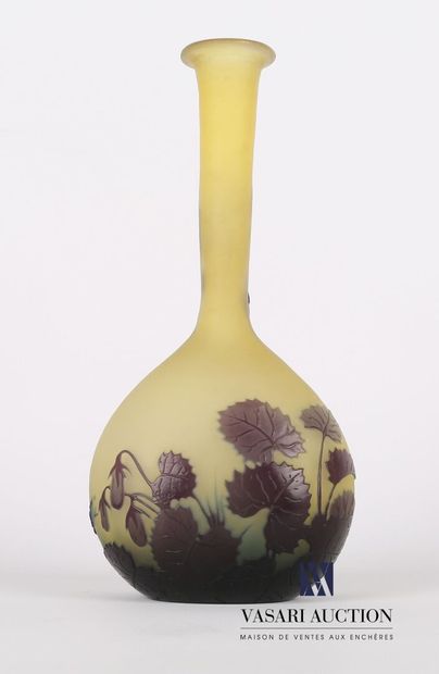 null ETABLISSEMENT GALLE

Vase soliflore with high neck and the flattened body out...