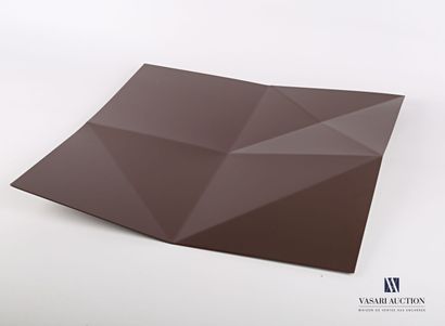 null MOLNAR Véra (born in 1924)

Folded square /1

Folded and lacquered metal, eggplant...