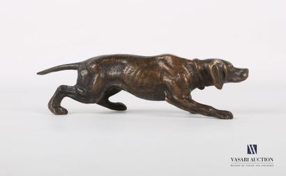 null Sujet en bronze figurant un chien de chasse à l'arrêt

Haut. : 4 cm - Larg....