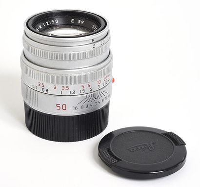 null Objectif argentique chromé Leica Summicron-M 50mm f/2 E39 + bouchon Leica

Très...