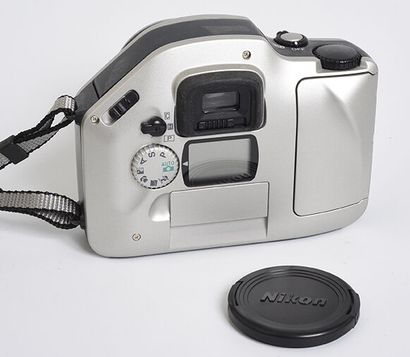 null Boitier Nikon AF Pronea S avec objectif zoom 30-60 ( Compact amateur)

Bon état,...
