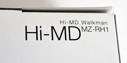 null Lecteur SONY HI-MD Walkman MZ-RH1 + casque, télécommande, chargeur, câble et...