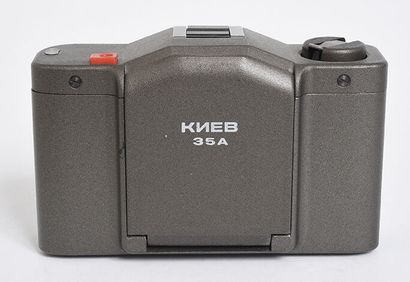 null Boitier argentique compact gris-marron Kiev avec objectif Kiev Korsar 35mm f/2,8

Imitation...