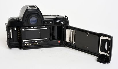 null Boitier argentique Nikon F-801S AF

Bon état, fonctionnel