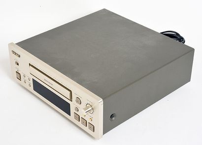 null Lecteur TEAC Stereo cassette Deck R-H500

Très bon état. Sans garantie de f...