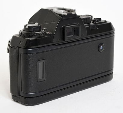 null Nikon F-501 AF film camera

Good condition, functional