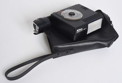 null Flash Nikon Speedlight SB-17 avec son étui SS-17

Très bon état, fonctionne...