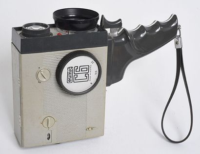 null Caméra Eumig C6 avec objectif zoom Eumig F .8-25mm 1 :1,8, avec sa poignée et...