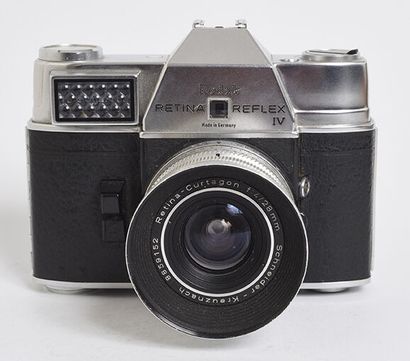 null Boitier argentique chromé Kodak Retina Reflex IV Avec objectif Schneider Kreuznach...