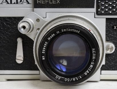 null Boitier reflex argentique chromé Alpa Reflex avec objectif Kern-Switar 50mm...