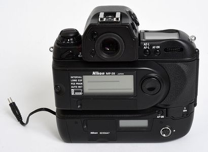 null Nikon F5 film camera + Nikon MF-28 back, modified to fit in the Aquatica 5

Aquatica...