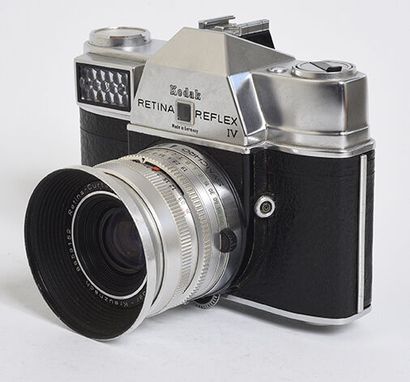 null Boitier argentique chromé Kodak Retina Reflex IV Avec objectif Schneider Kreuznach...