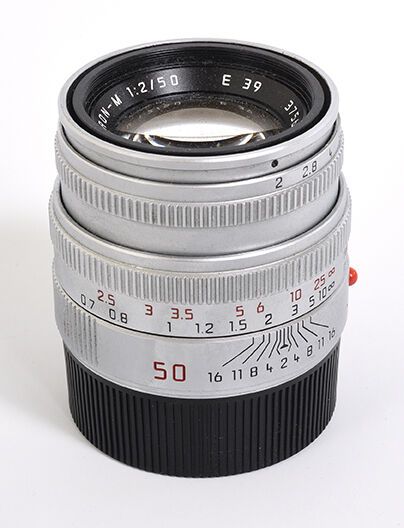 null Objectif argentique chromé Leica Summicron-M 50mm f/2 E39 + bouchon Leica

Très...