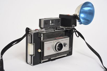 null Boitier Polaroid pliant Land Camera 101 Automatic, avec son flash filtré bleu,...