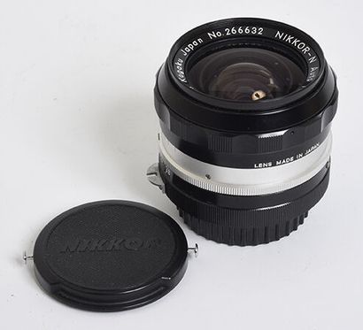 null Objectif Nikon (argentique) Nikkor-N Auto Nippon Kogaku nonAi 24mm f/2,8 et...