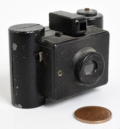 null Miniature black Sida film camera with Sida-Optic 35mm f/8 lens

Average condition,...