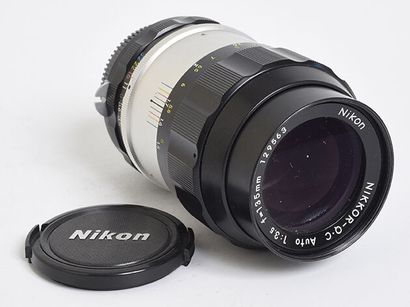 null Nikon (film) Tele Nikkor-QC nonAi 135mm f/3.5 and 2 caps

Good condition, f...