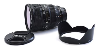 null Nikon AF 20-35 f/2.8 D lens + lens hood + Nikon strap

Very good condition,...