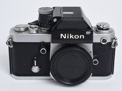 null Boitier argentique Nikon F2 chromé et prisme DP-1

Boitier bon état, objectif...