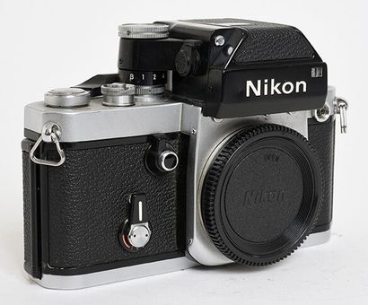 null Boitier argentique Nikon F2 chromé et prisme DP-1

Boitier bon état, objectif...