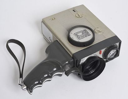null Caméra Eumig C6 avec objectif zoom Eumig F .8-25mm 1 :1,8, avec sa poignée et...