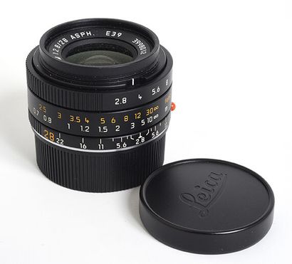 null Objectif argentique noir Leica Elmarit-M 28mm f/2,8 Asph E39 + bouchon Leica

Très...