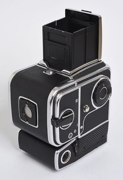 null Medium format camera case HASSELBLAD 500 EL/M with roof viewer with 3 lenses

CARL...