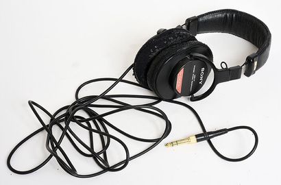null Casque Stereo SONY Studio Monitor MDR-V7 Dynamic Stereo Headphones for Digital

Bon...