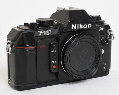 null Nikon F-501 AF film camera

Good condition, functional