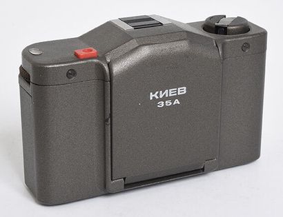 null Boitier argentique compact gris-marron Kiev avec objectif Kiev Korsar 35mm f/2,8

Imitation...